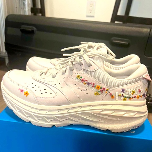 Hoka Shoes - Hoka Vibrant Bloom Bondi L (with floral embroidery)